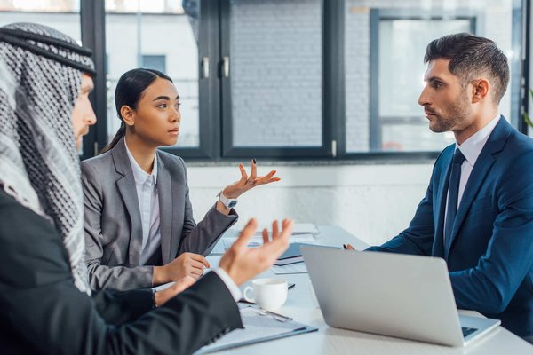 3 solutions pour trouver un traducteur assermenté à Marseille